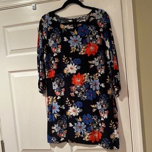 Flower print address three-quarter sleeve with zipper back